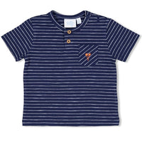 Feetje, shirt top kort, donkerblauw gestreept, here comes the fun 51700591