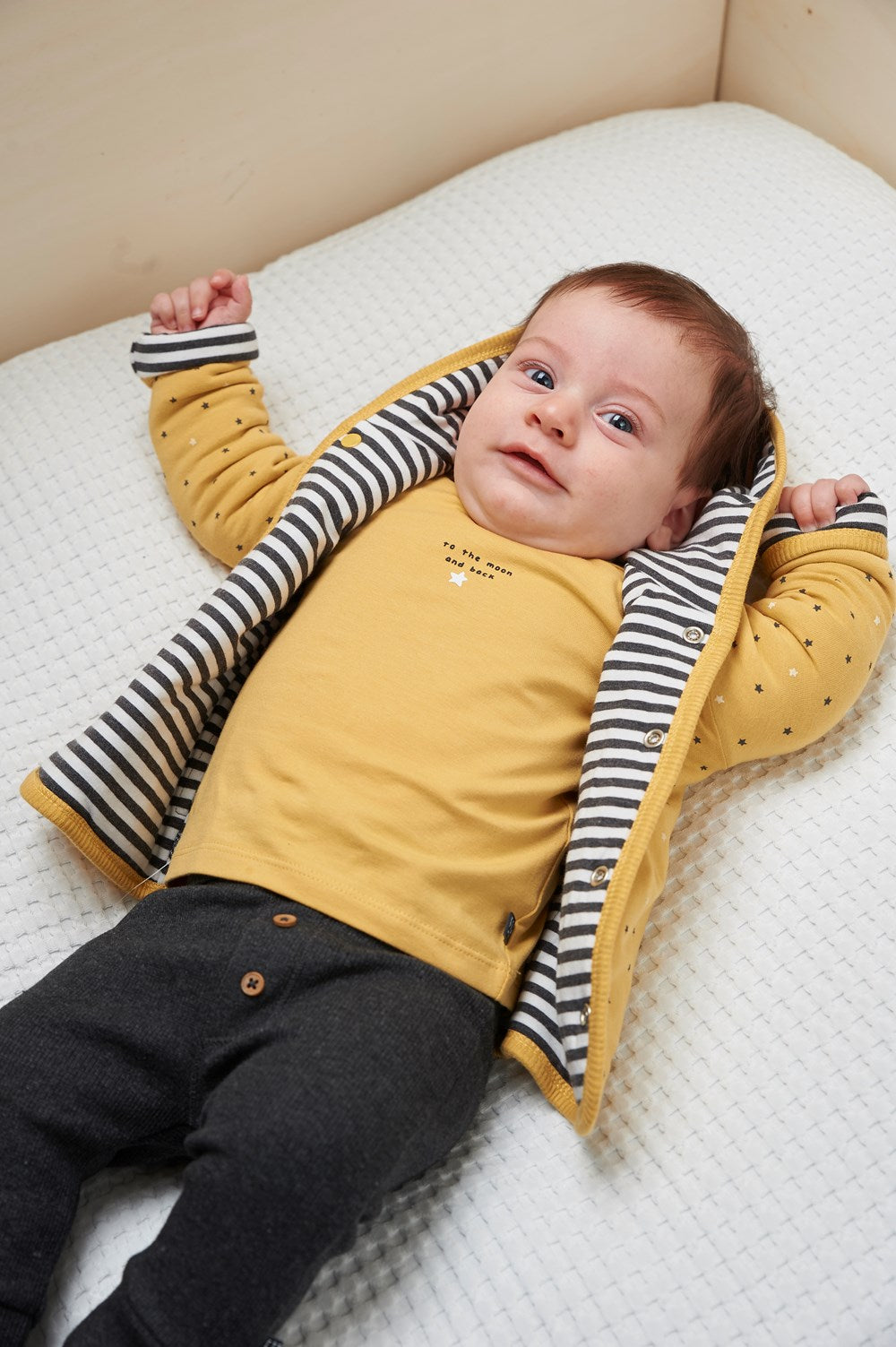 Okergeel babykleding sales