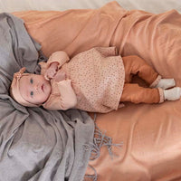Broek lang, love you more - hazelnoot, feetje